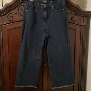 Susan Graver wide lag cropped jeans